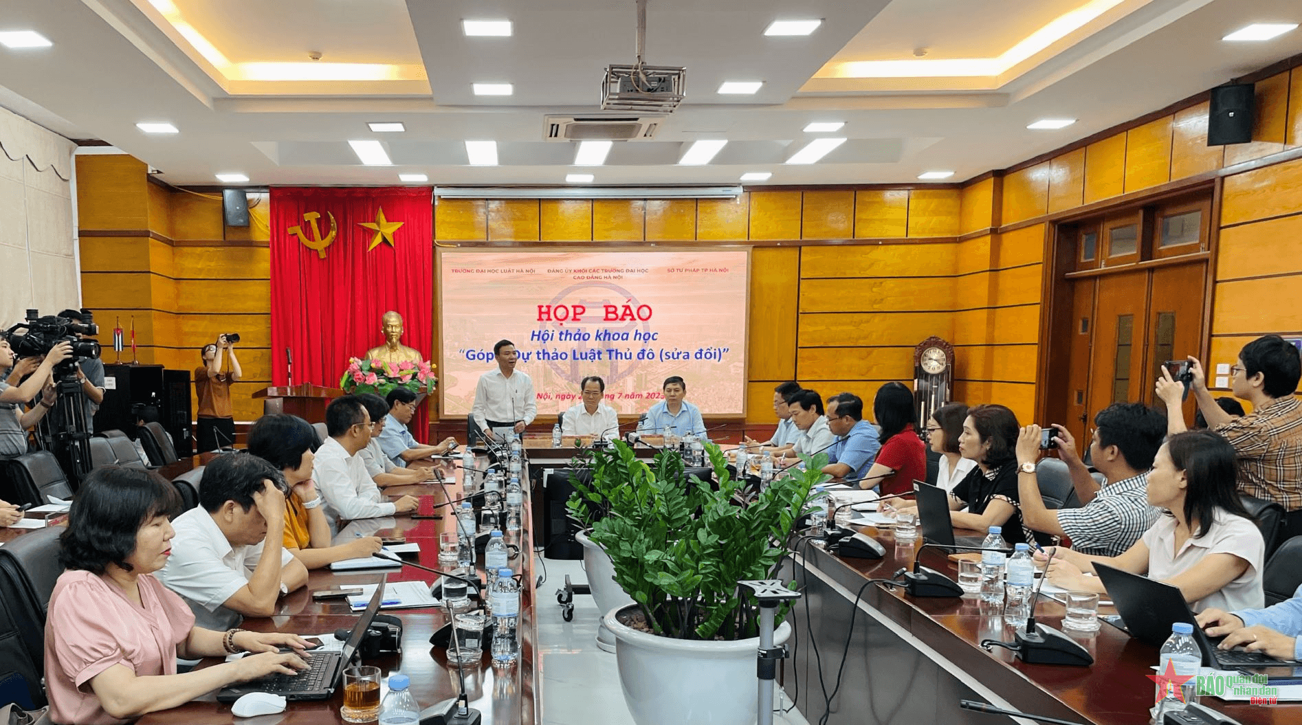 350 đại biểu, chuyên gia tham dự Hội thảo khoa học “Góp ý Dự thảo Luật Thủ đô (sửa đổi)”