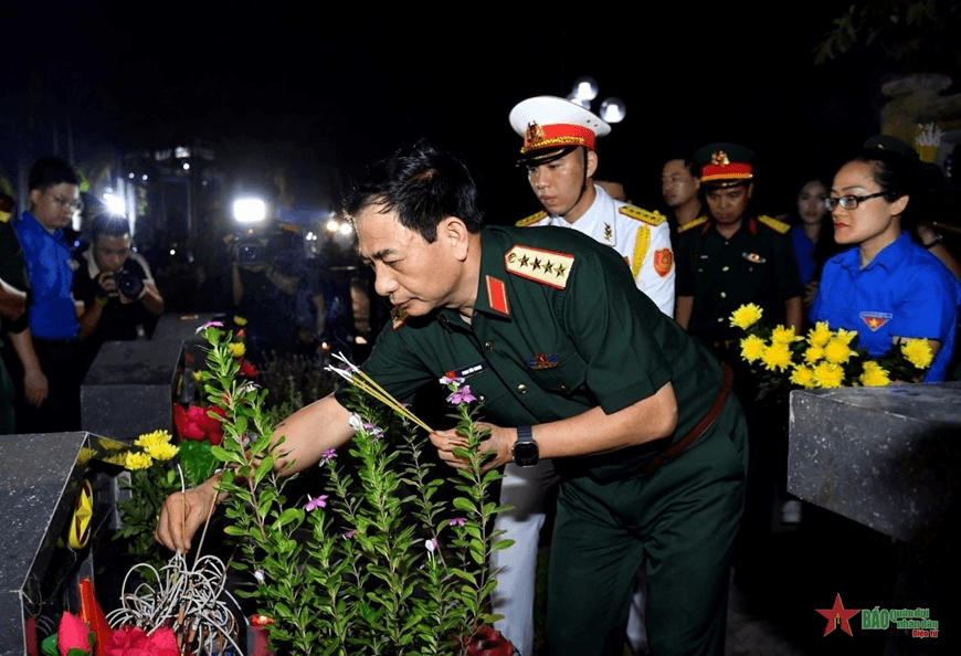 Bản tin thời sự tổng hợp nổi bật tuần: Cả nước tri ân các Anh hùng liệt sĩ, người có công