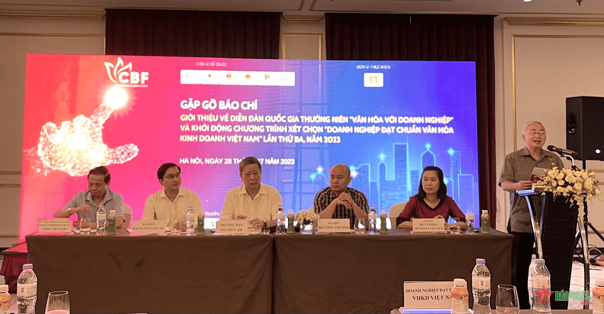 Khẳng định vai trò văn hóa với doanh nghiệp