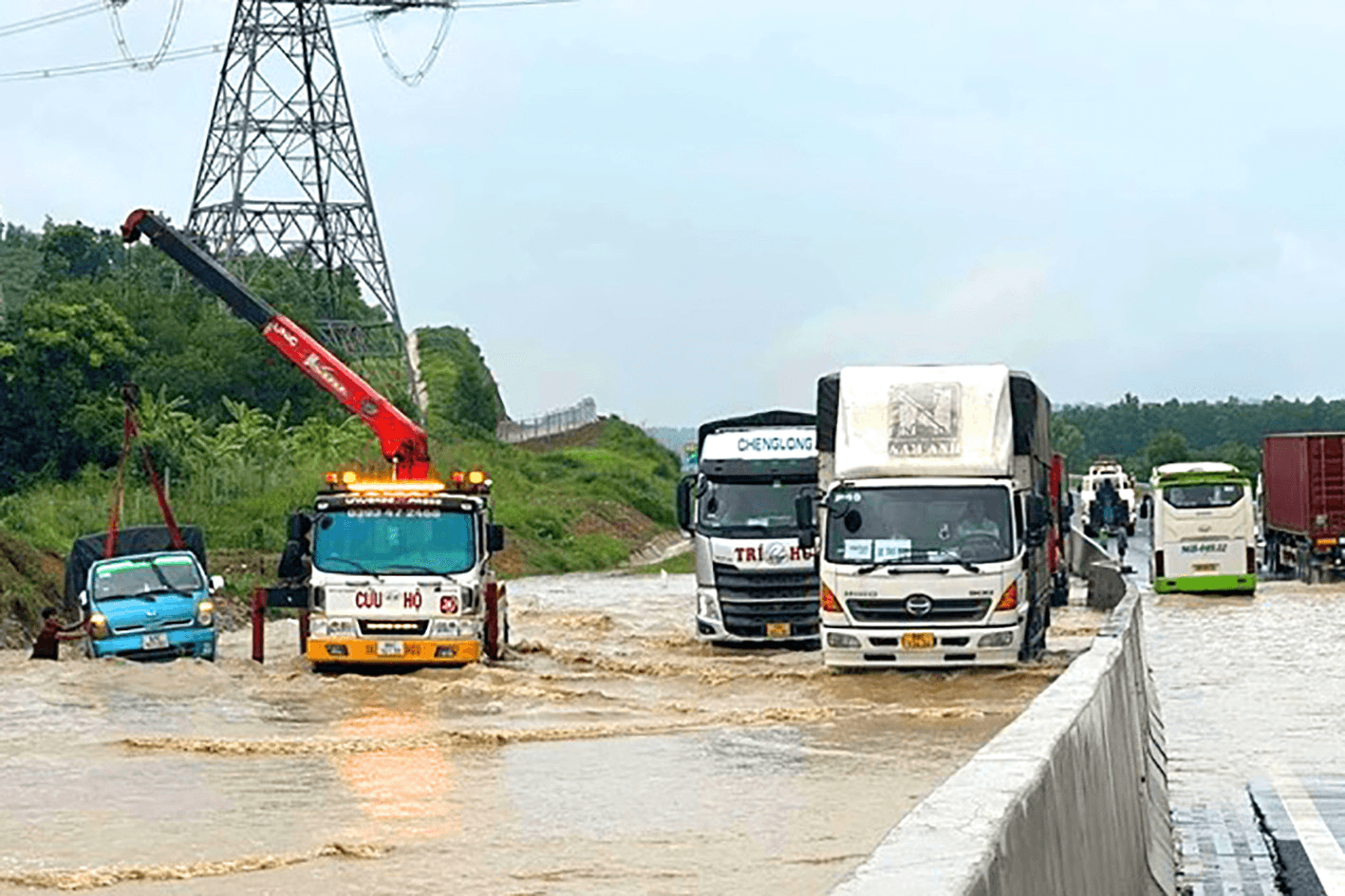 Bộ Giao thông vận tải chỉ đạo “nóng” xử lý sự cố ngập nước tại cao tốc Phan Thiết - Dầu Giây