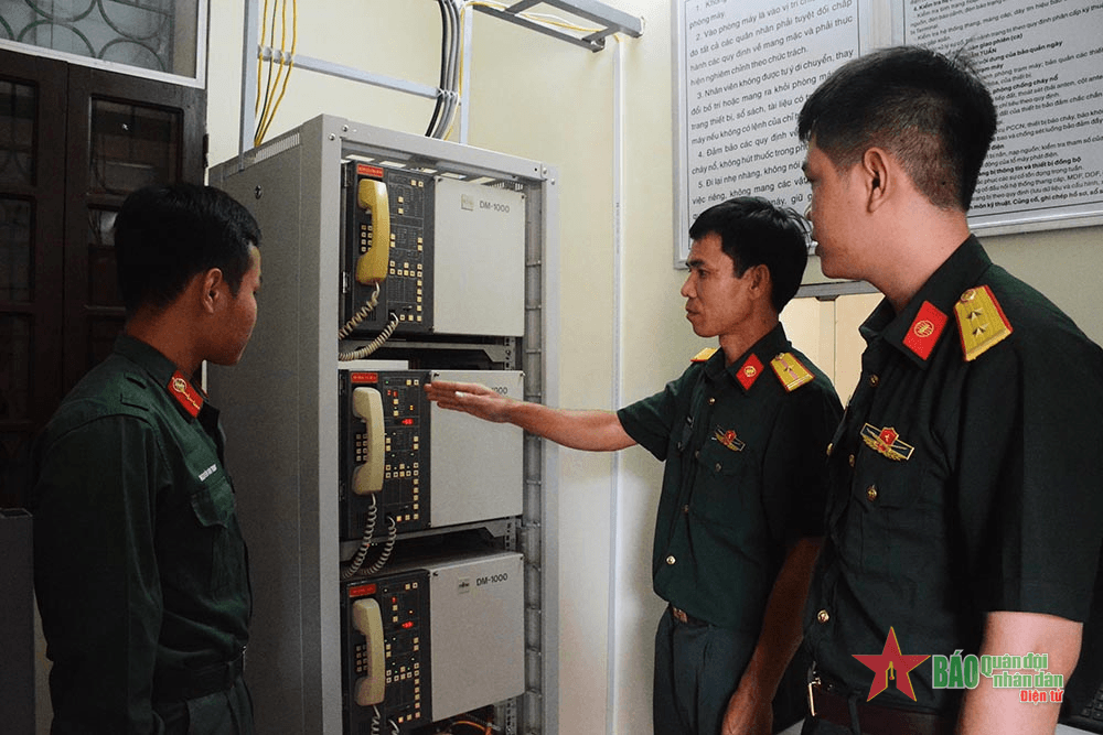 Người trạm trưởng giữa mây trời, gió núi - Bài 1: Mình xuống núi thì người khác phải lên thay