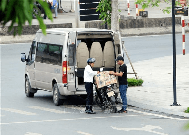 Xử lý dứt điểm "xe dù, bến cóc và xe trá hình tuyến cố định”, “xe ghép, xe tiện chuyến"