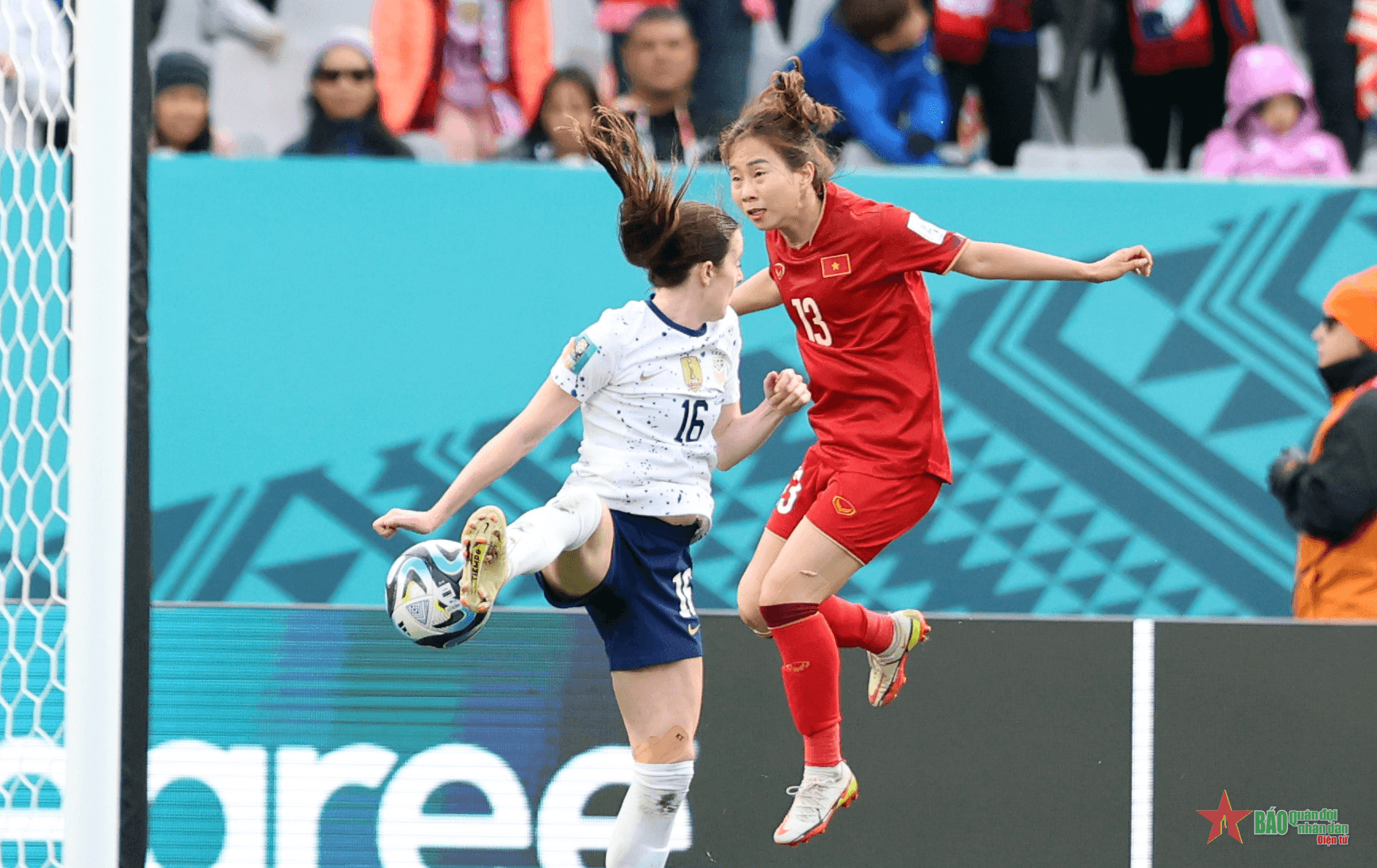 World Cup nữ 2023: Đội tuyển nữ Việt Nam chòng chành ở biển lớn