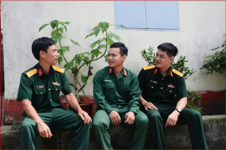 Người trạm trưởng giữa mây trời, gió núi-Bài 2: Gương mẫu trong công việc, gần gũi với anh em (Tiếp theo và hết)