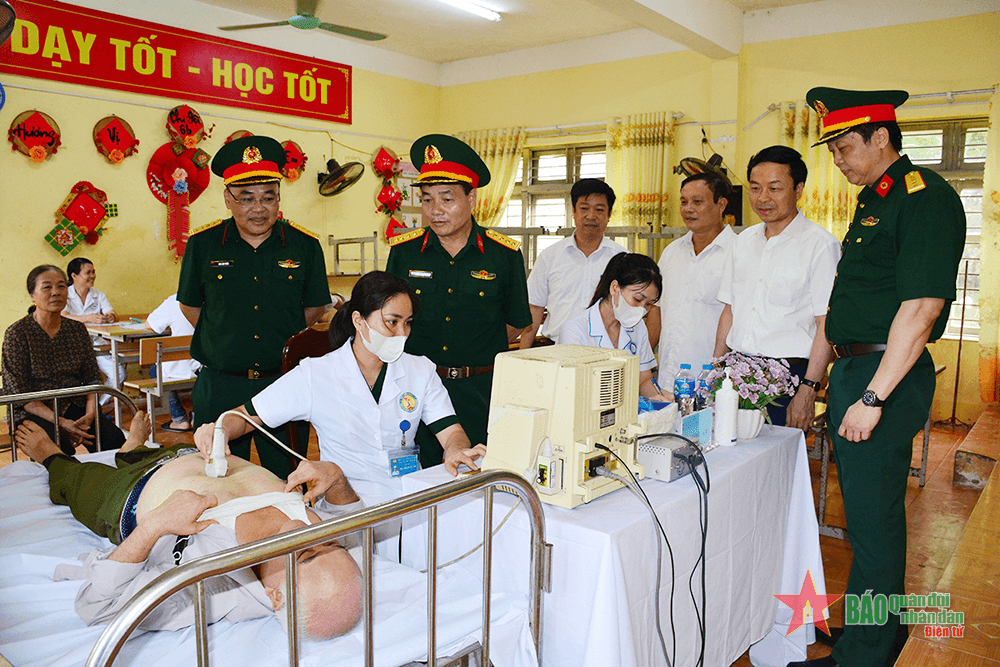 "Bắt bệnh" giỏi, làm dân vận khéo