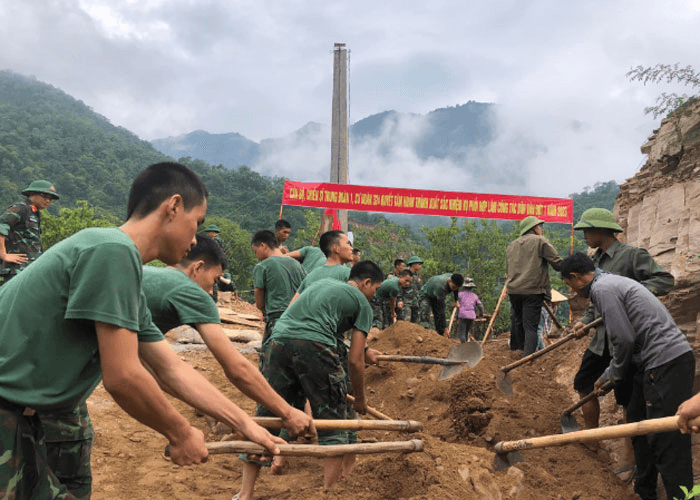 Ống kính bạn đọc: Chung sức “hồi sinh” vùng lũ quét Tà Cạ