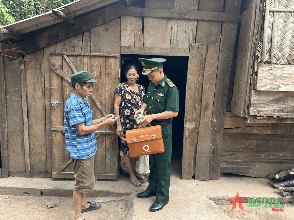"Điểm tựa” sức khỏe của đồng bào vùng biên Dân Hóa