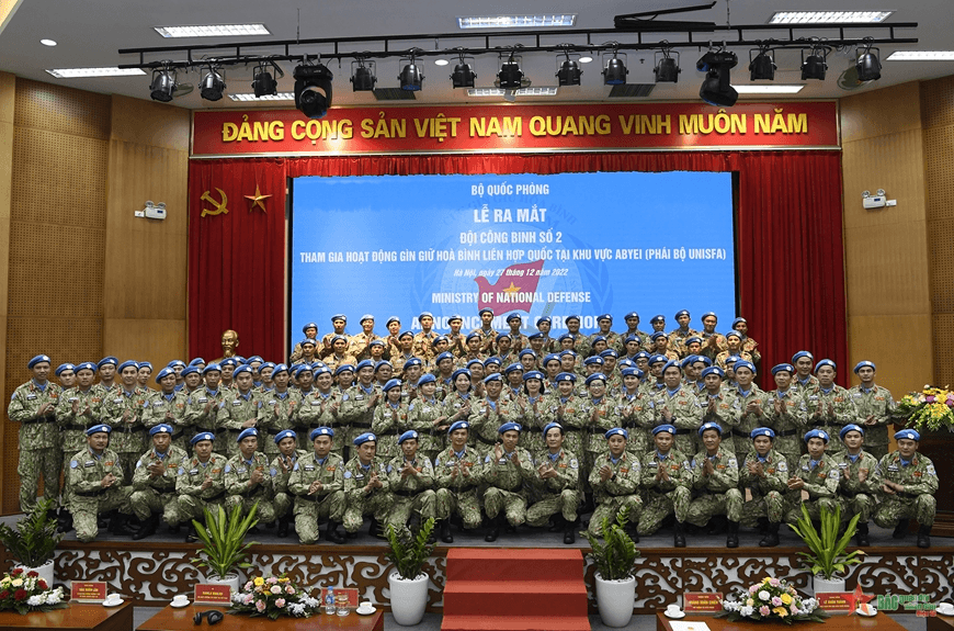 Công binh Việt Nam mang theo 300 tấn hàng hóa tới Abyei