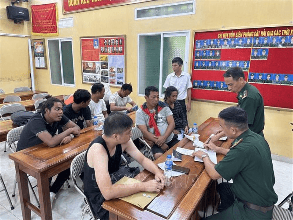 Hải Phòng: Cứu nạn thành công 7 thuyền viên tàu Hồng Kông (Trung Quốc) gặp nạn trên biển