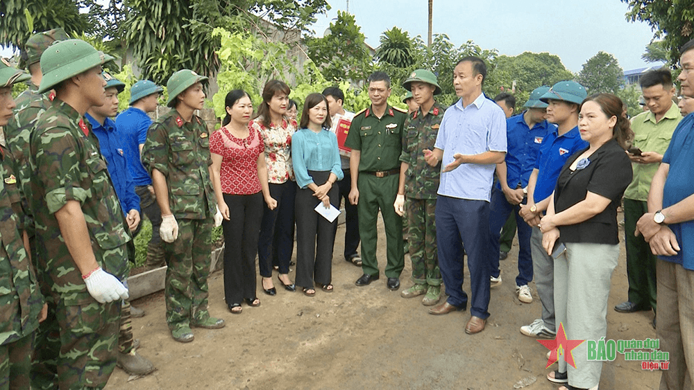 “Đảng viên đi trước, làng nước theo sau”