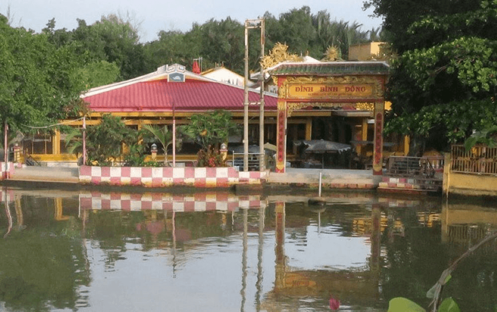 Ngôi đình cổ hơn 170 năm trên cù lao Bà Tàng