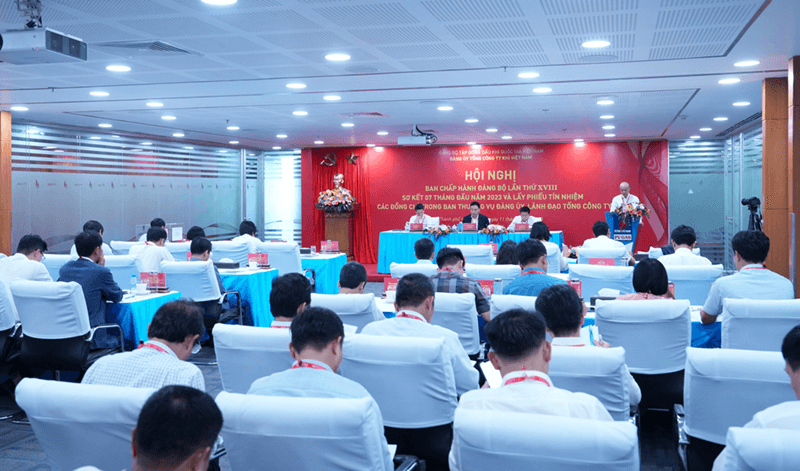 Hội nghị Ban chấp hành lần thứ XVIII, lấy phiếu tín nhiệm lãnh đạo đảng ủy và tổng công ty