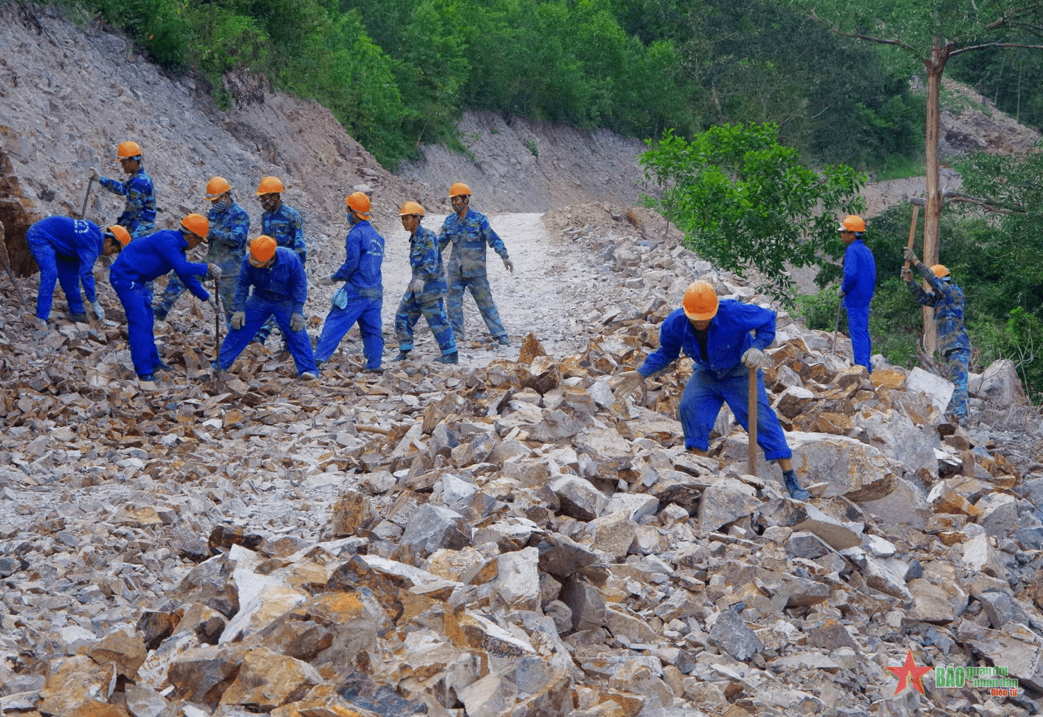 "Lính thợ" công binh 83 Hải quân viết tiếp những chiến công
