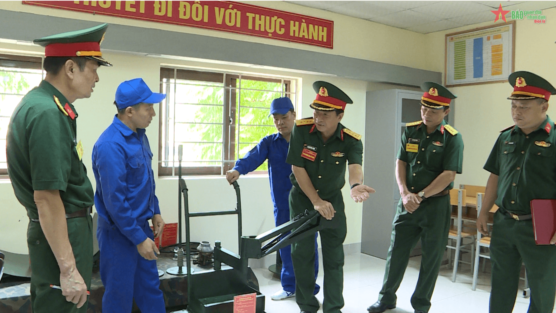 Trường Sĩ quan Chính trị nâng cao hiệu quả thực hiện Cuộc vận động 50