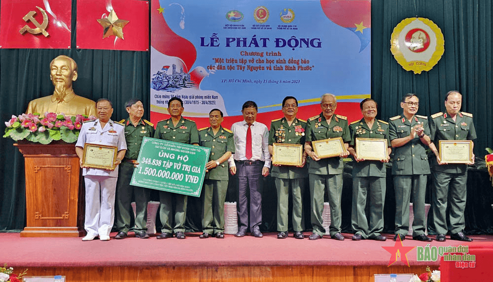 Phát động Chương trình “Một triệu tập vở cho học sinh đồng bào các dân tộc Tây Nguyên và tỉnh Bình Phước”