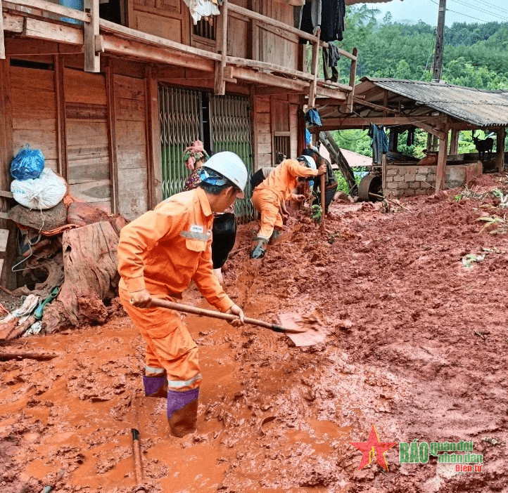 Ngành điện miền Bắc chủ động ứng phó mưa bão, bảo đám cung cấp điện an toàn, ổn định