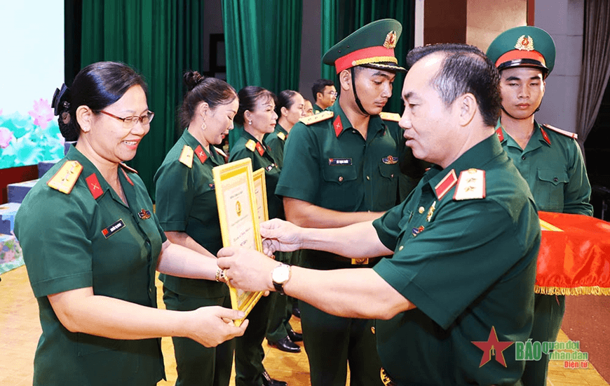 Trường Sĩ quan Lục quân 2 tuyên dương chủ tịch công đoàn tiêu biểu