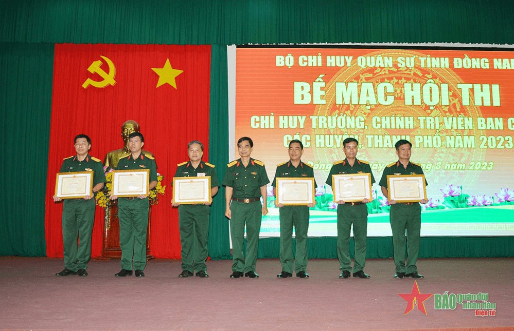 Bế mạc Hội thi "Chỉ huy trưởng, chính trị viên Ban CHQS các huyện, thành phố" năm 2023