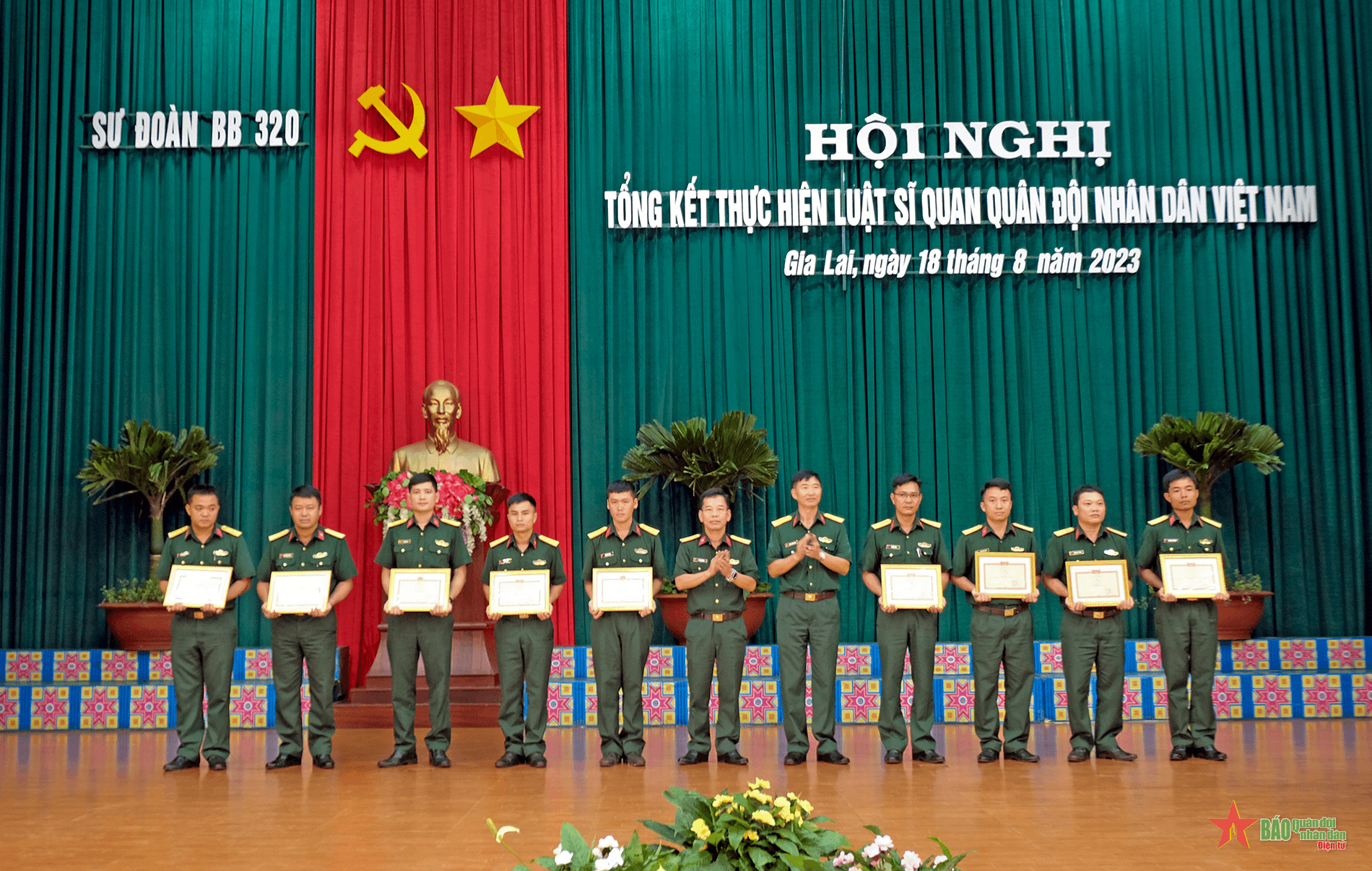 Luật Sĩ quan góp phần xây dựng đội ngũ cán bộ vừa “hồng”, vừa “chuyên”