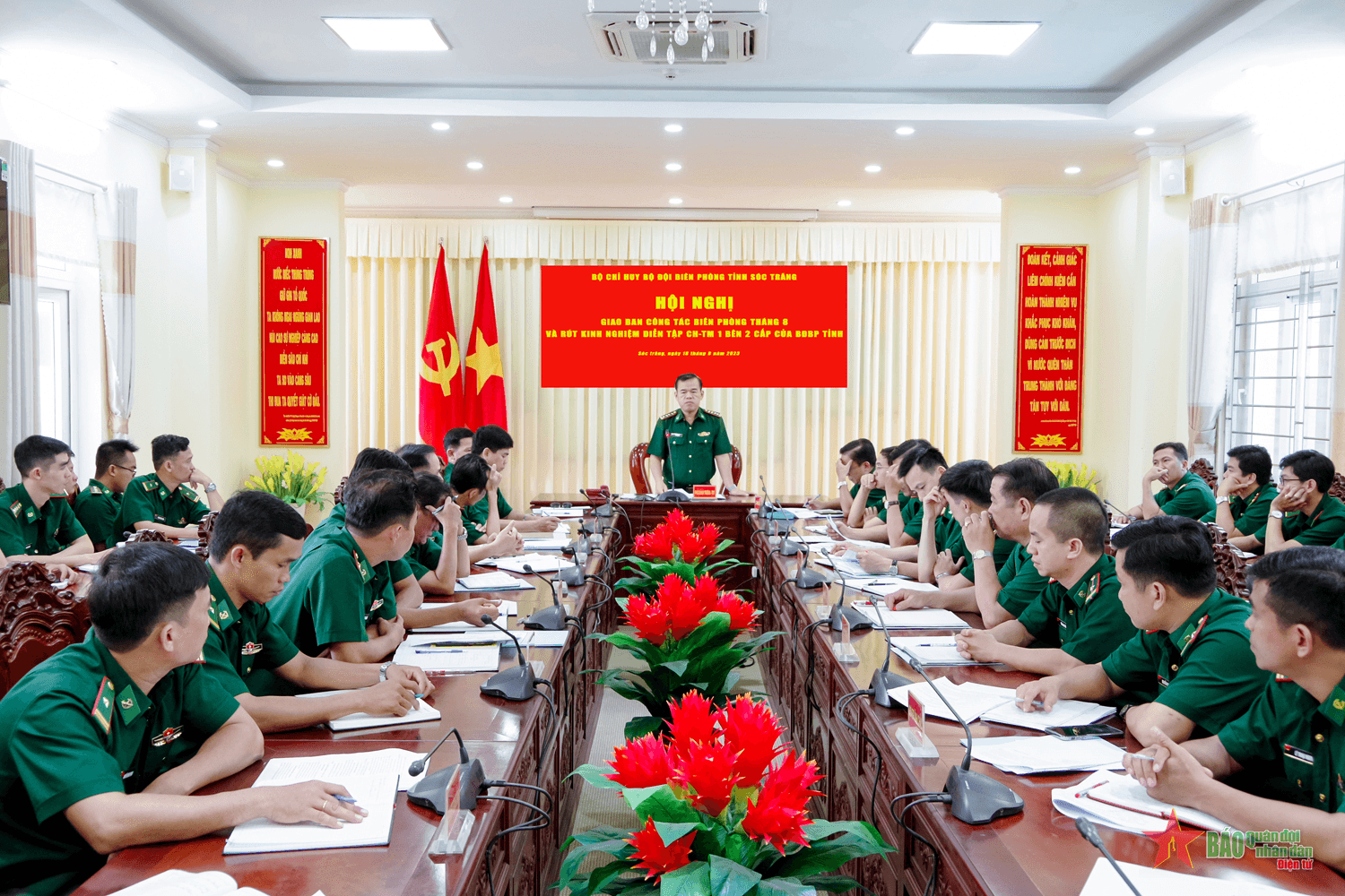 Biên phòng Sóc Trăng rút kinh nghiệm diễn tập chỉ huy tham mưu 1 bên 2 cấp trên bản đồ năm 2023