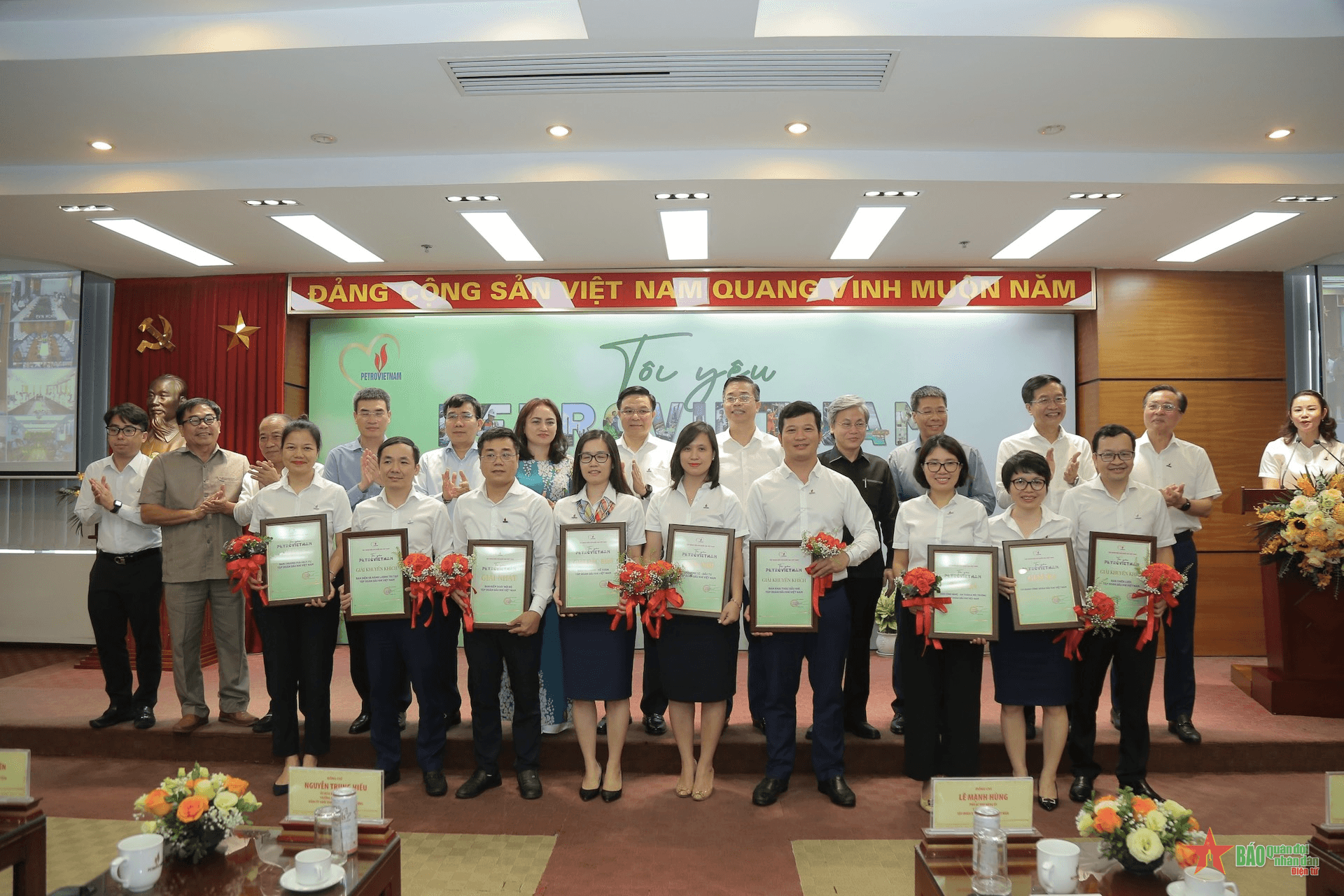 Trao giải cuộc thi online “Tôi yêu Petrovietnam”