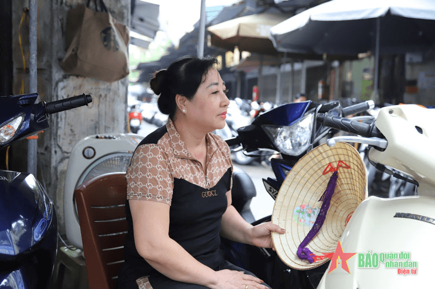 Hà Nội: Tiểu thương buôn xe cũ “méo mặt” vì biển số định danh
