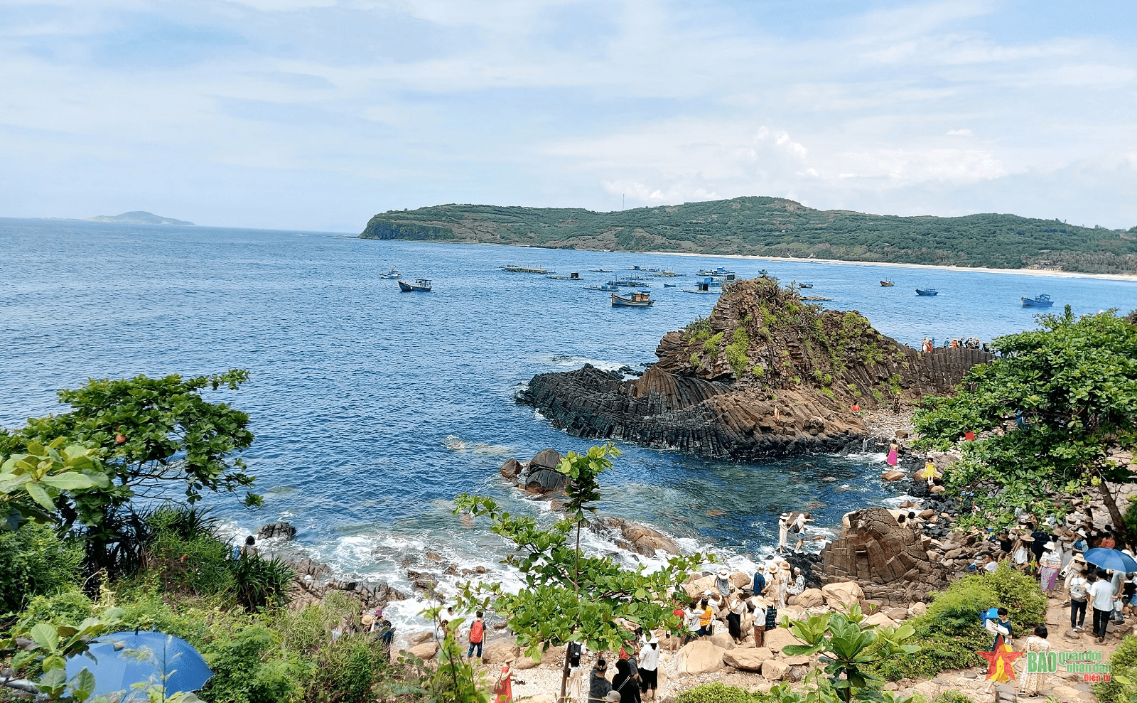 Về nơi đất “phú”, trời “yên”