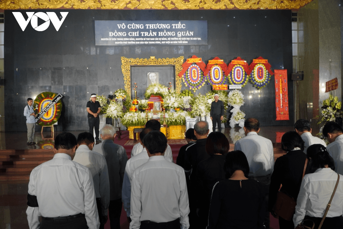 Nhiều đoàn lãnh đạo, nguyên lãnh đạo viếng nguyên Bộ trưởng Giáo dục và Đào tạo Trần Hồng Quân