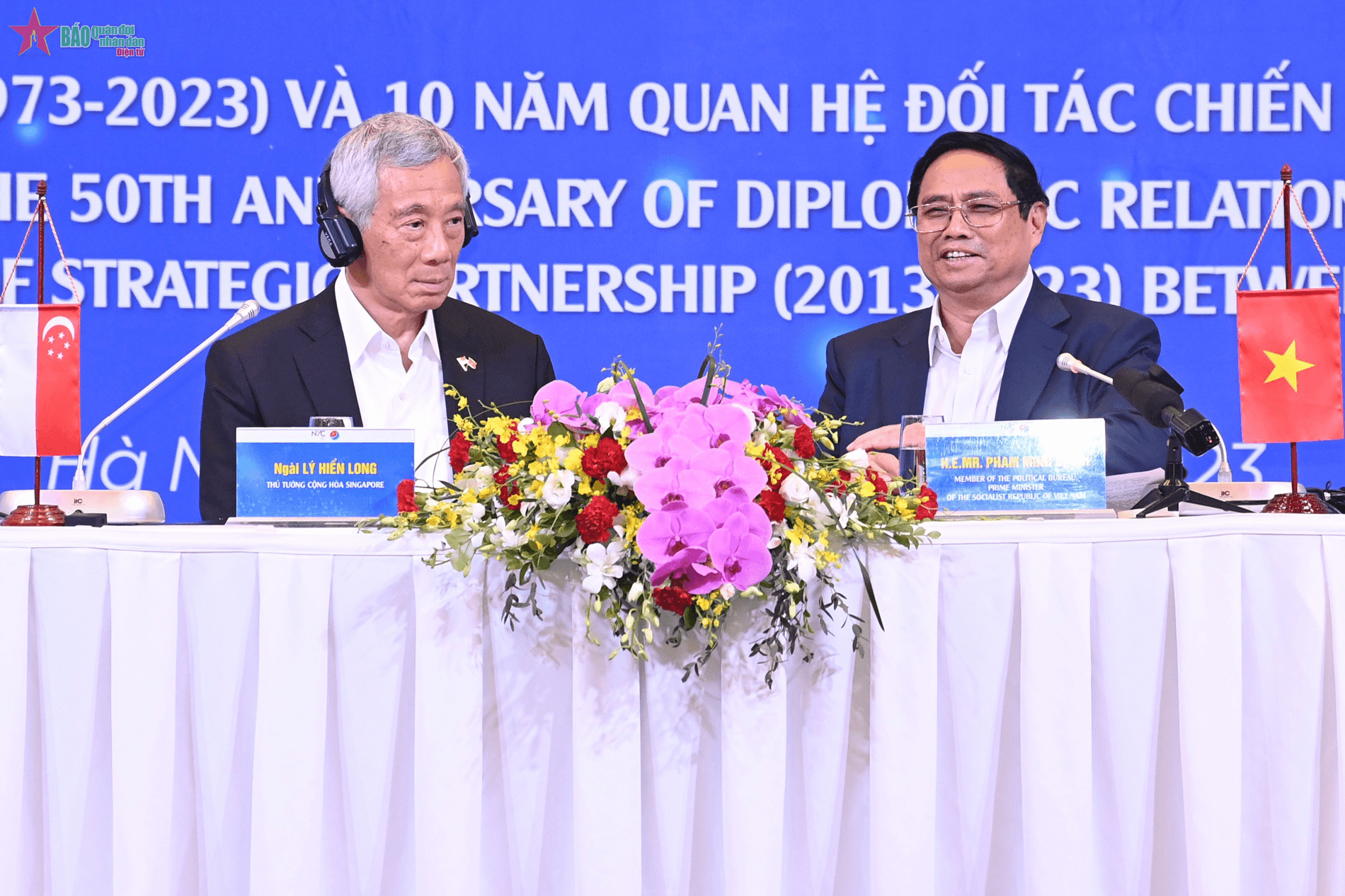 Thủ tướng Phạm Minh Chính và Thủ tướng Lý Hiển Long đối thoại với lãnh đạo trẻ Việt Nam – Singapore