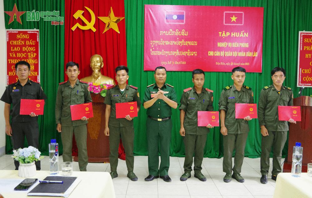 Điện Biên: Bế mạc tập huấn nghiệp vụ biên phòng cho cán bộ Quân đội nhân dân Lào năm 2023