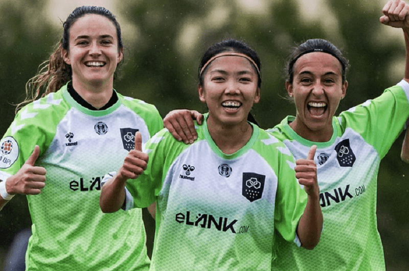 Huỳnh Như chính thức gia hạn hợp đồng với Lank FC
