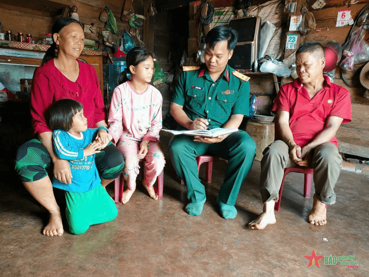 Cùng em vui bước đến trường
