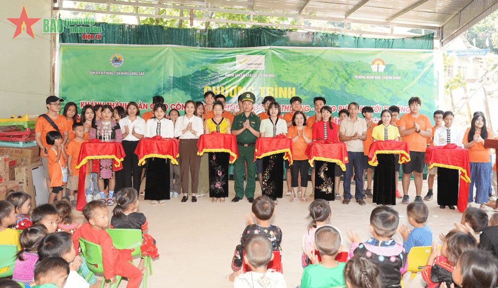 BĐBP tỉnh Sơn La: Trao phòng học tặng học sinh vùng biên giới