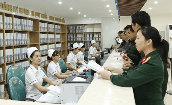 Thủ tục chuyển tuyến khám bệnh, chữa bệnh thuộc Bộ Quốc phòng được quy định như thế nào?