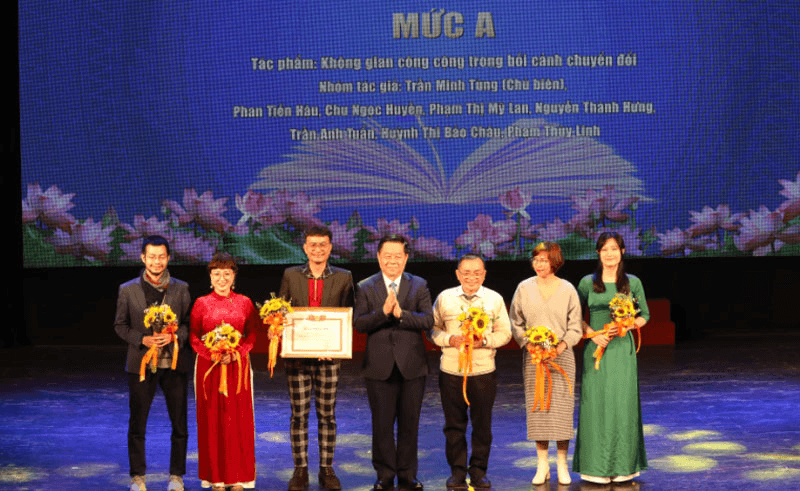 Góp phần xây dựng nền lý luận, phê bình văn học, nghệ thuật khoa học, dân chủ, nhân văn