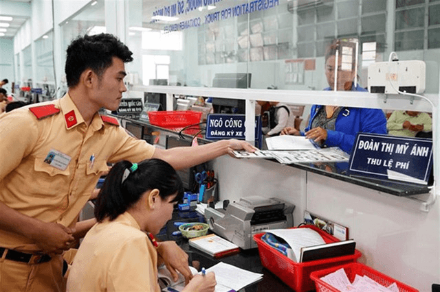 Lệ phí đăng ký, cấp biển xe ô tô, xe máy mới điều chỉnh như thế nào?