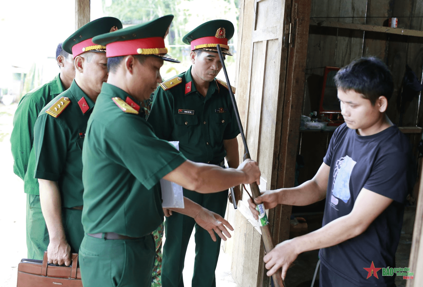 Gia Lai triển khai cao điểm thu hồi vũ khí, vật liệu nổ, công cụ hỗ trợ