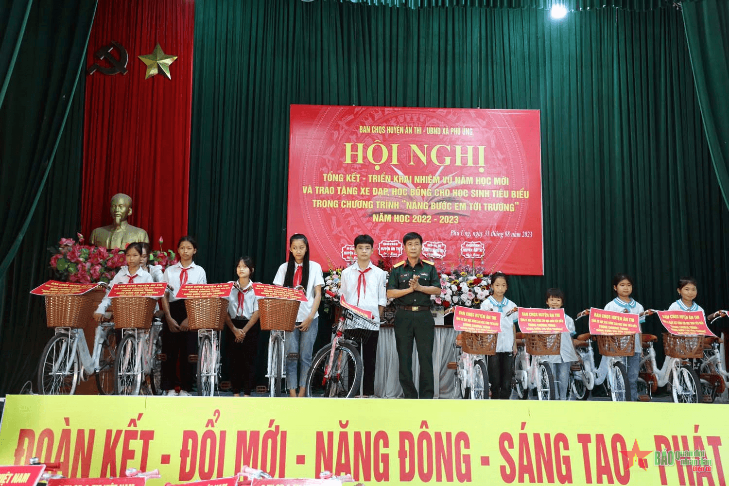 Hiệu quả từ phong trào “Nâng bước em tới trường”
