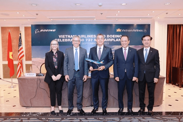 Vietnam Airlines thu xếp vốn ra sao để mua 50 máy bay Boeing 737 MAX?