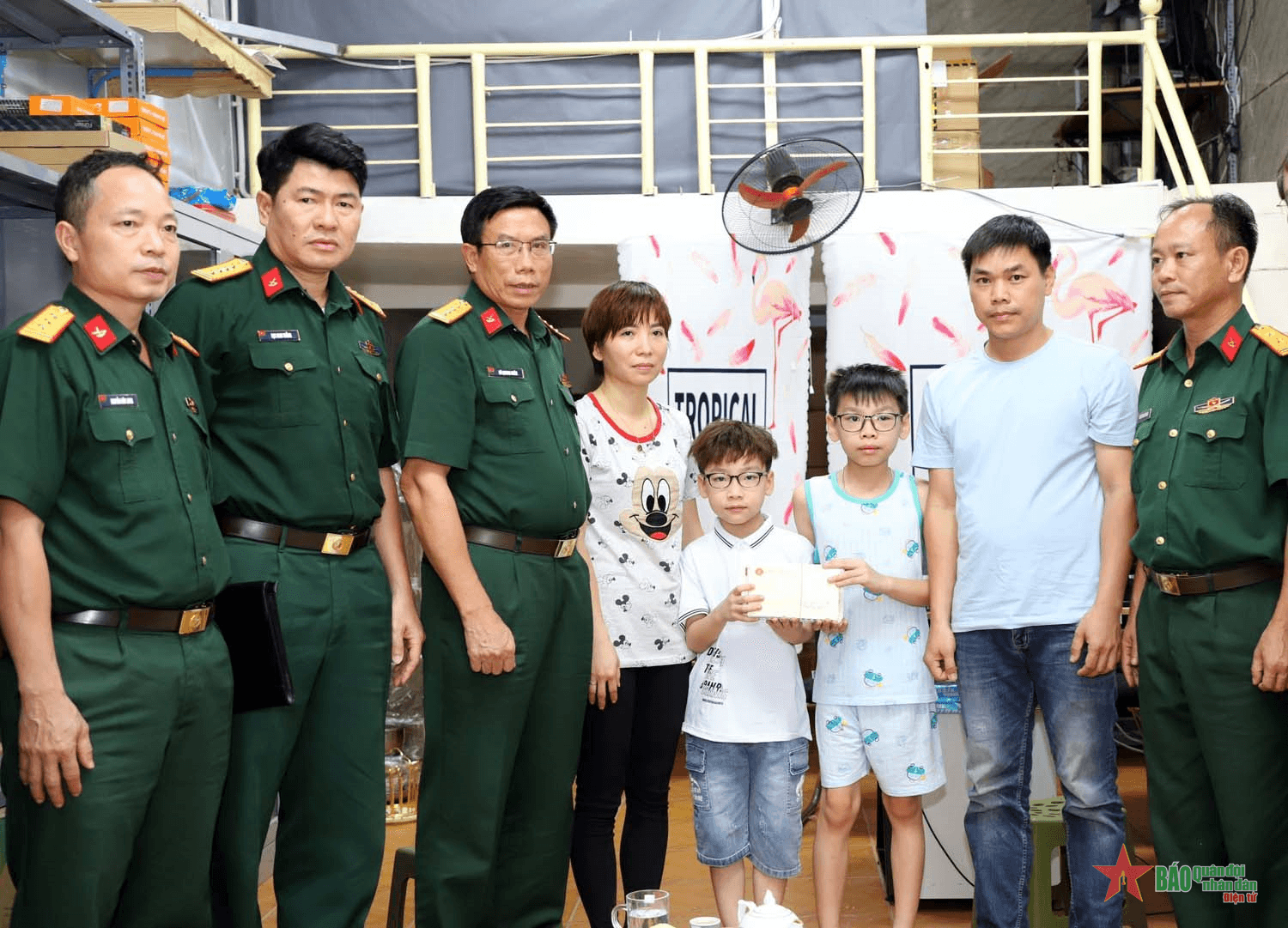 Bộ Tham mưu, Tổng cục Hậu cần thăm, động viên gia đình cán bộ bị nạn trong vụ cháy chung cư mini