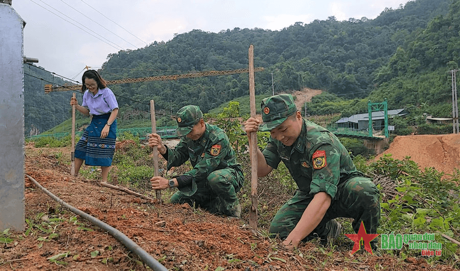 Điện Biên:Tết “Hoa mào gà” ở Pa Thơm