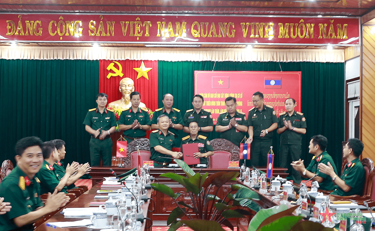 Đoàn công tác Bộ Quốc phòng Lào thăm và làm việc tại Binh Đoàn 15