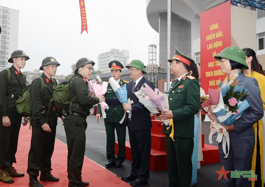 Hà Nội: Chỉ thị về gọi công dân nhập ngũ và tham gia Công an nhân dân năm 2024