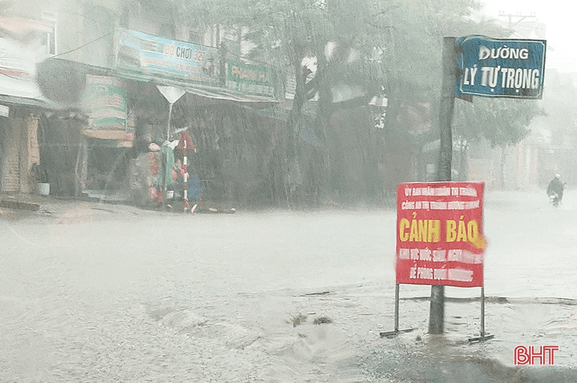 Thời tiết hôm nay, ngày 26-9: Áp thấp nhiệt đới đổ bộ vào miền Trung gây mưa lớn