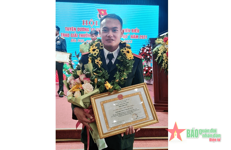 Chàng thủ khoa đã "có công mài thép"...