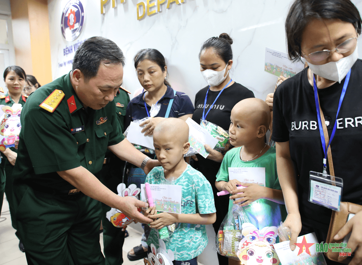 Trung thu ấm áp yêu thương