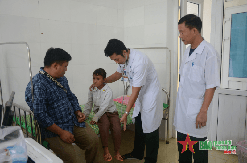 Chăm sóc sức khỏe nhân dân, nâng cao thể trạng, tầm vóc người dân tộc thiểu số: Sáng y đức nơi biên cương xứ Nghệ