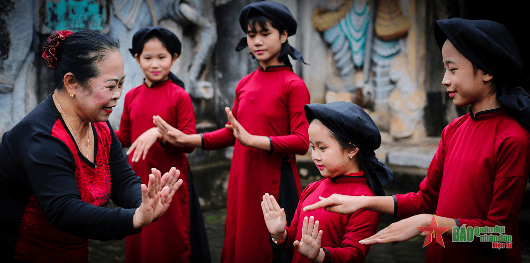 Hát xoan làng cổ