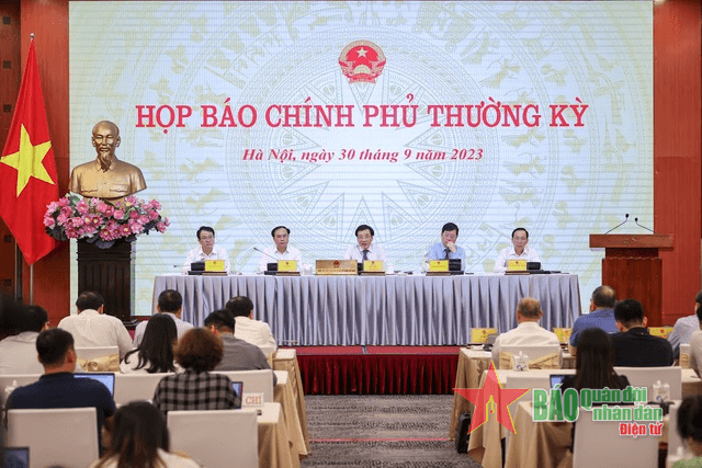 Giải ngân vốn đầu tư công trong 9 tháng lần đầu tiên vượt mức 50%