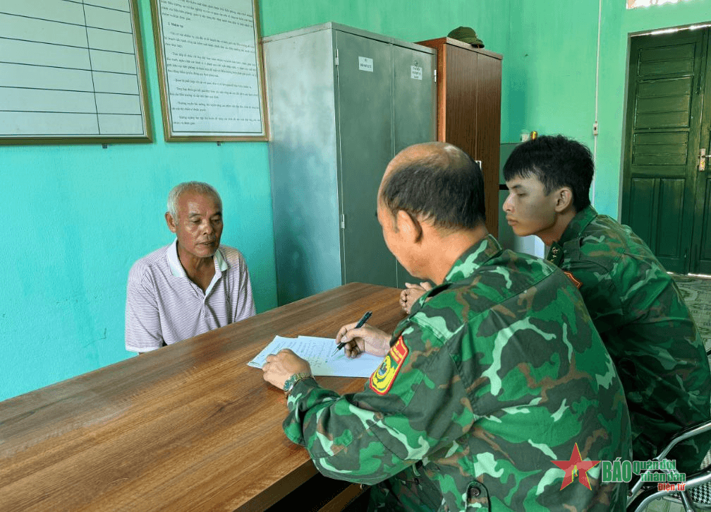 Đồn Biên phòng Trà Cổ thu giữ số lượng lớn gà giống không rõ nguồn gốc